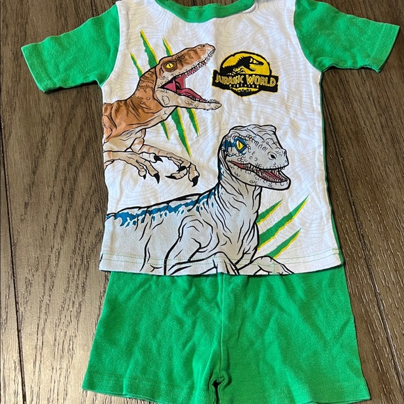 Jurassic World Dinosaur Pajama Set size 6 - Picture 1 of 1